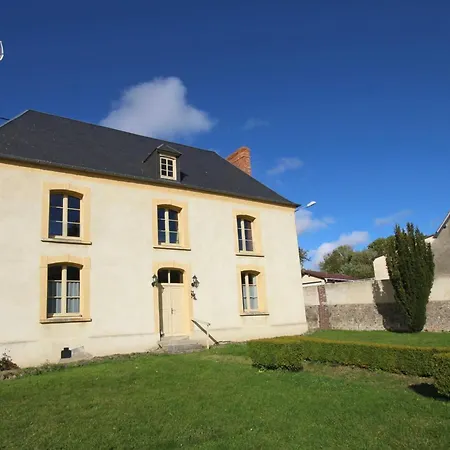 Ancien Presbytère Restauré Avec Jardin Et Wifi à La Gonfrière - Fr-1-497-78 Hébergement de vacances La Gonfriere
