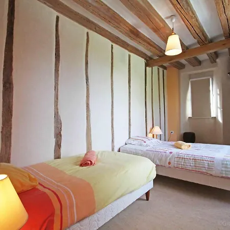 Hébergement de vacances Ancien Presbytère Restauré Avec Jardin Et Wifi à La Gonfrière - Fr-1-497-78 La Gonfriere